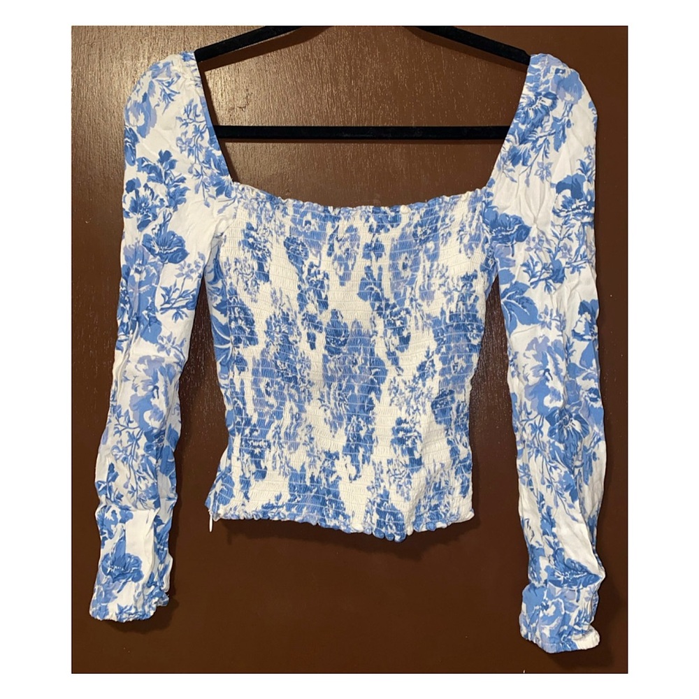 Reformation Reign Top Olympia White Blue Floral Smocked Long Sleeve in size 2 - Picture 14 of 15